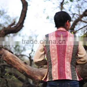 Vintage Kantha Vest in Beautiful Pink Saree Border Patchwork ~ Medium thumbnail-4