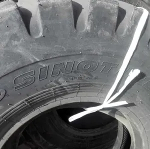 Factory Wholesale Price 1400-25 Truck Tyre thumbnail-3