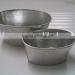 Oval Metal Flower Pot With Simple Design thumbnail-1