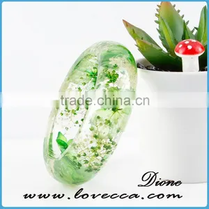 Very Beautiful Green Flowers Resin Bracelet /Dired Flower Resin Bangle thumbnail-1