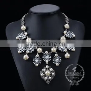High Quality Vintage Fresh Water Pearl Chunky Statement Necklace Tin Alloy Fashion Women Pendant Necklace 6390047 thumbnail-1