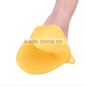 Wholesale Household Cheap Good Quality Silicone Oven Mitts Heat Insulation Waterproof Glove thumbnail-5