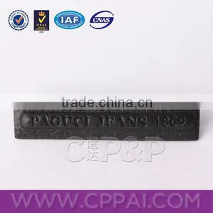 Black Hot Selling Embossing Logo on Leather for Jeans thumbnail-1