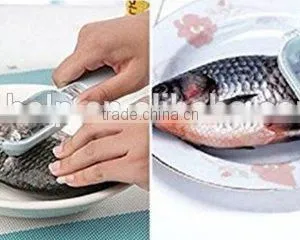 Fish Scale Scraper Remover Scaler Cleaner Peeler Fish Skinner Fish Server With Cover Kitchen Cutlery User-friendly thumbnail-1