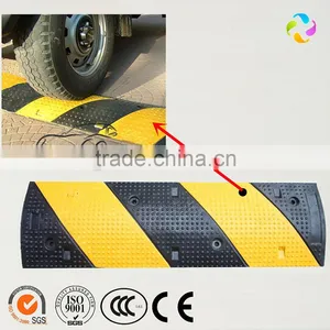Effectively Traffic Calming Reflective Rubber Speed Bump thumbnail-5