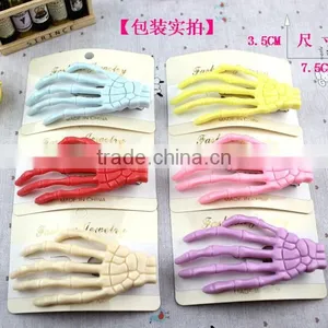 Promotion Hair Clip Skeleton Hair Clip Hand Bone Hair Clip thumbnail-6