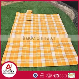 Light Yellow Check Pattern Rotaty Screen Printing Polar Fleece Picnic Mat thumbnail-3