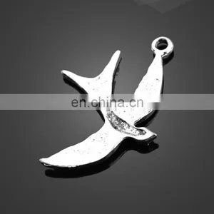 Wholesale Animal Bird Magpie Shape Pendant Alloy Pendant Jewelry Accessories thumbnail-5