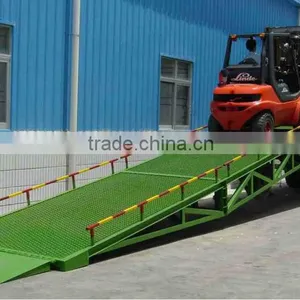 Manual Operation Hydraulic Mobile Cargo Dock Ramp Capacity 12T thumbnail-2