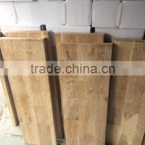 American Oak Solid Wood Stair Tread With White Brushed Surface thumbnail-3