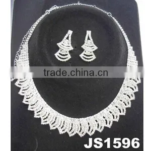 Moroccan Rhinestone Necklace Wedding Jewelry Set thumbnail-3