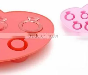 Lovely Diamond Shaped Silicone Ice Mold thumbnail-1