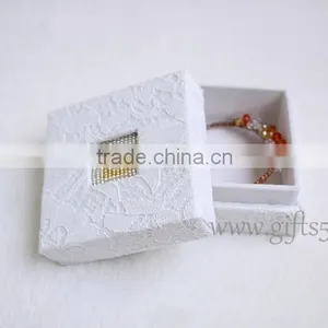 Elegant Unique Cardboard Jewelry Gift Boxes With Beaded Name Plate of L thumbnail-2