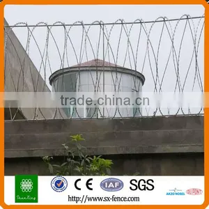 High Quality Razor Barbed Wire / Razor Wire for Security thumbnail-6