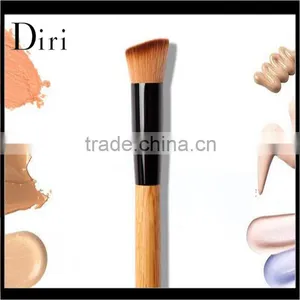 Middle Size Wood Handle go Pro Makeup Brush thumbnail-6