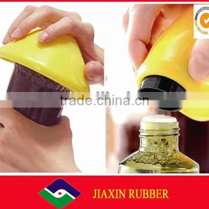 Morden Design Silicone Screw Cap Openers Wholesale thumbnail-1