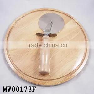 Pizza Cutter and Wooden Board thumbnail-1