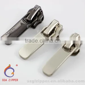 Professional Fashion Plastic Metal Zipper Slider Wholesale OEM Zipper Slider thumbnail-4