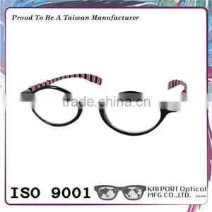 Retro Style With Pattern Temples and Metal Hinge Eyeglasses thumbnail-1