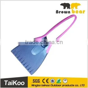 Portable Plastic Push Snow Shovel thumbnail-1