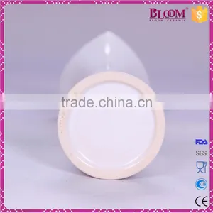 White Ceramic Heart Shaped Home Decoration Vase thumbnail-5
