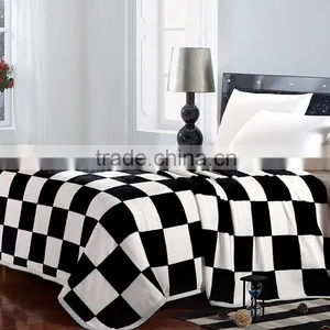 Fashion Grid Stripe Flannel Blanket thumbnail-6