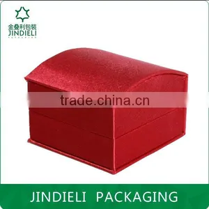 Fabric Elegant Red Arc Ring Jewelry Box Packaging thumbnail-1