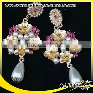 Hanging Indian Flower Tassel Artificial Pearl Earrings thumbnail-1