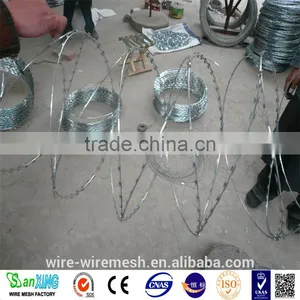 450mm 730mm 980mm Hot Dipped Galvanized Concertina Razor Barbed Wire thumbnail-1