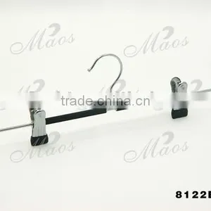 Metal Hanger thumbnail-1