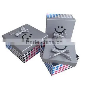 Square Colorful Gift Paper Box Set thumbnail-1