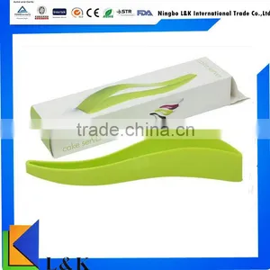Hot Sale 2 in 1 Colorful Recyclable Plastic Cake Server/cake Cutter/cake Slicer With High Quality thumbnail-1