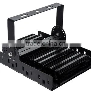 CE Rohs Listed US Quality Standard Waterproof IP67 High Power LED Outdoor Light 200W thumbnail-6
