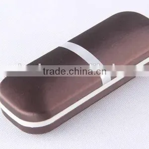 Plastic Glasses Box With Metal Strip and Magnet PU Glasses Case thumbnail-2