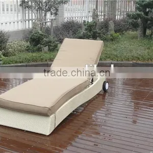 Rattan Sun Lounger thumbnail-2