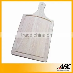 Eco-Friendly Groove Wooden Bread Cutting Board thumbnail-1