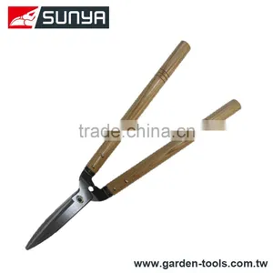 Wooden Long Handle Garden Tools Pruning Hedge Shears thumbnail-1