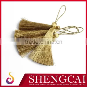 Metallic Gold Tassel thumbnail-3
