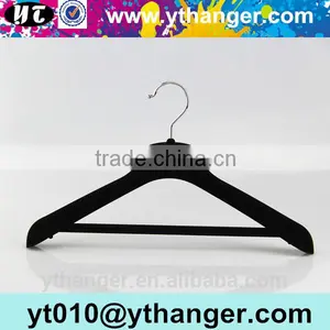 YY0451 Black Mens t Shirts Plastic Hanger Velvet Thin Clothes Hanger With Logo thumbnail-4