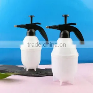 Hand Plastic Pressure Water Sprayer 1.5l (YH-021-1.5) thumbnail-1