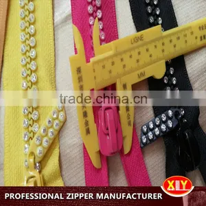 Shenzhen Xly Zipper Manufacturer , Fancy Diamond Zipper thumbnail-5