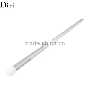Shiny Sliver Custom Blending Compact Eyeshadow Brush thumbnail-4
