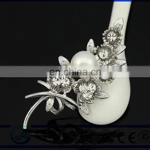 The Geometry of the Fashion Jewelry Silver Crystal Crystal Mosaic Full Brooch thumbnail-1
