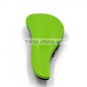 High Quality Comfortable Hand Grip Hair Brush thumbnail-2