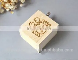 Hot Selling Best Price Wood Hand Crank Music Box thumbnail-3