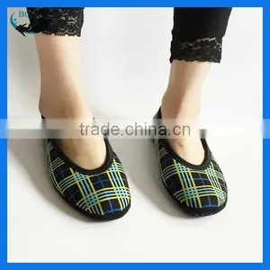 China Custom Waterproof Neoprene Sock Manufacturer thumbnail-1