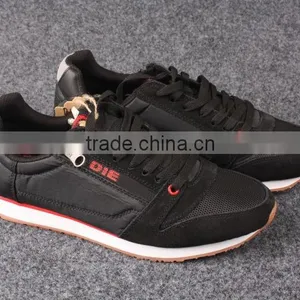 Scarpe Sportive di Marca Originali Sono Due Stili per Gli Uomini Lotto di Marca thumbnail-1