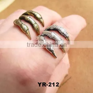New Design Fashionable Hot Selling Punk Ring Jewelry Metal Eagle Claws Rings thumbnail-1