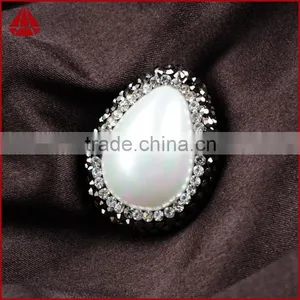 Egg Shape White Shell Pearl Bead Jewelry Findings With White Zircon thumbnail-1
