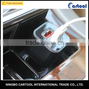Universal Dual USB Car Charger for Phone thumbnail-2